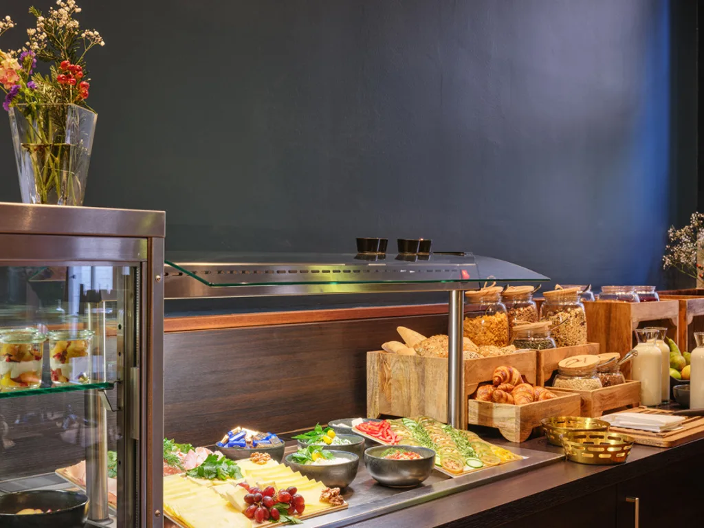 hotel-antonius-koeln-fruehstuecksbuffet hotel-antonius-koeln-fruehstuecksbuffet