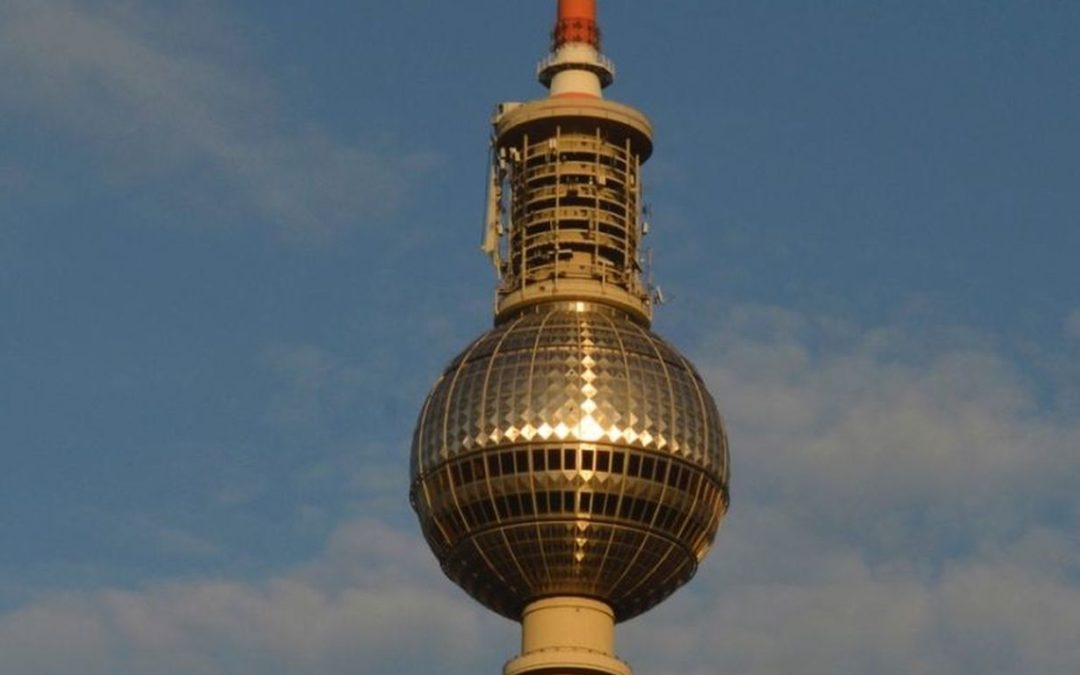 Berliner Fernsehturm – Das Kreuz mit dem Kreuz