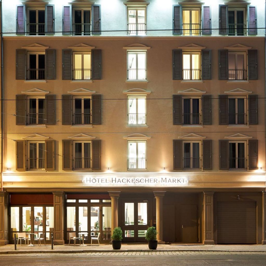 Classik-Hotel-Collection-Hackescher-Markt-Front-View-Night 1024x1024