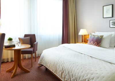 Classik-Hotel-Collection-Magdeburg-Bedroom-Standard-Room-01-Web