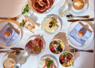 Classik-Hotel-Collection-Munich-Martinshof-Restaurant-Breakfast-Day-Detail-02-Web