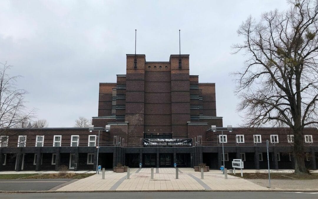 Magdeburger Stadthalle – Monumentalbau im Stil des „Neuen Bauens“