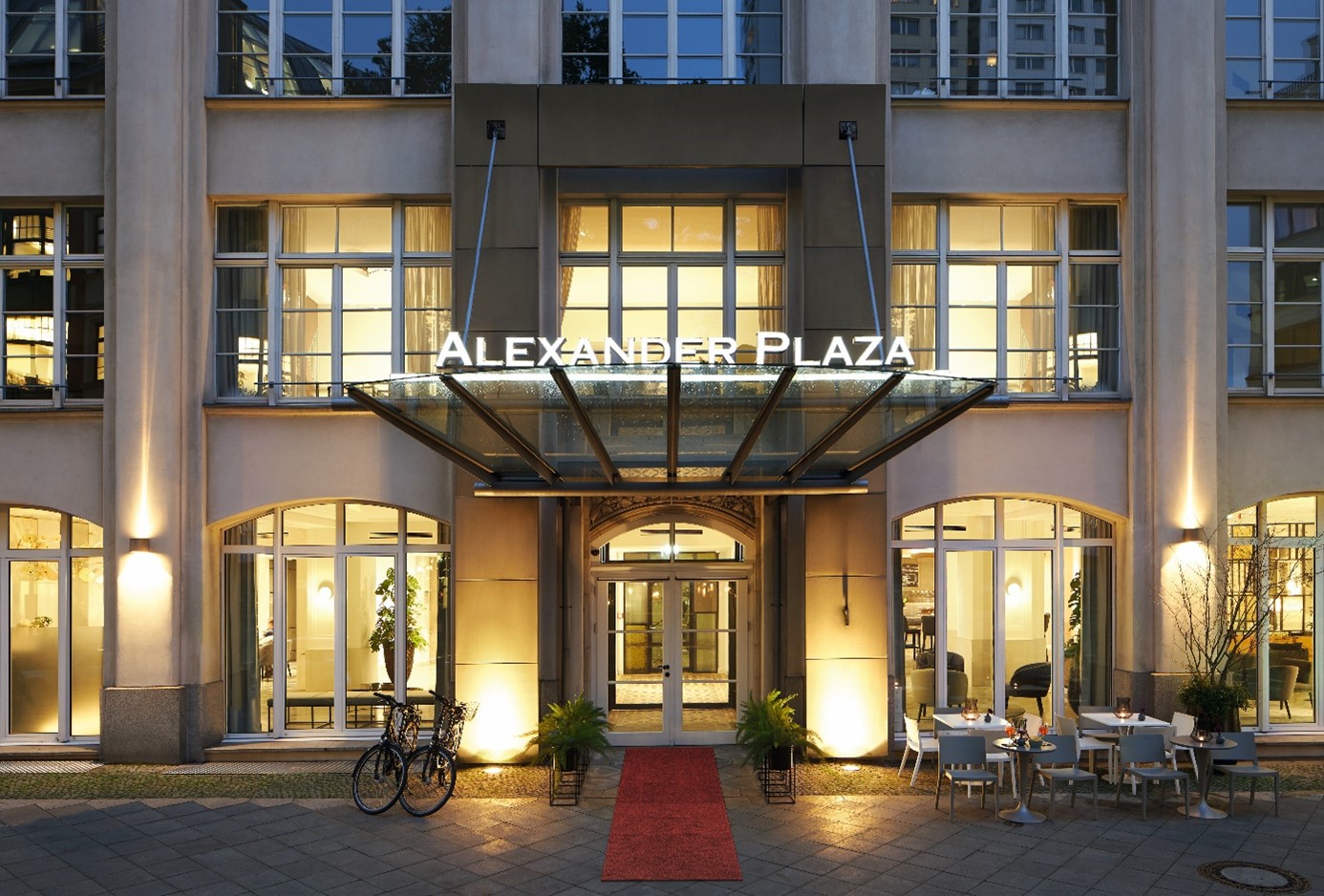 hotel-alexander-plaza-berlin frontansicht