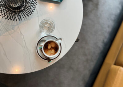 hotel-alexander-plaza-berlin-nachmittagskaffee-1
