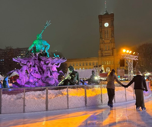 berlin-im-winter-neptunbrunnen