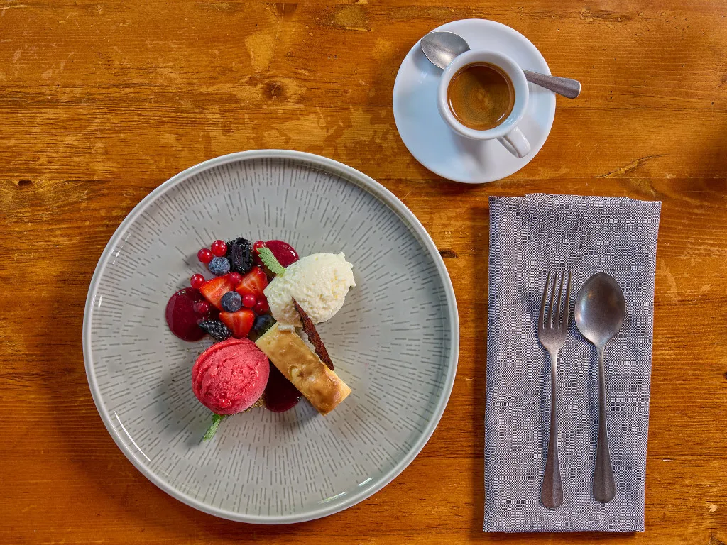 gasthaus-martinshof-tellergericht-speiseeis-dessert