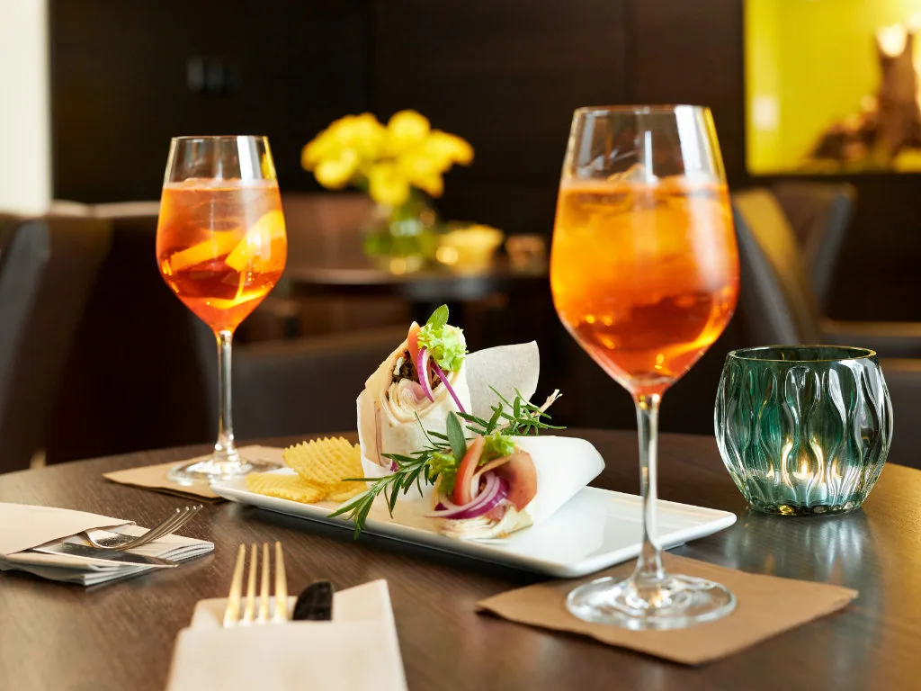 2-aperol-spritz-und-2-wraps