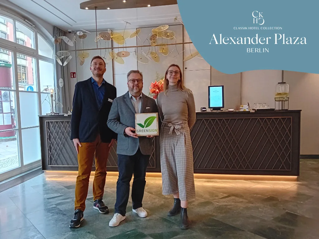general-manager-at-the-presentation-of-the-Green-Sign certificate