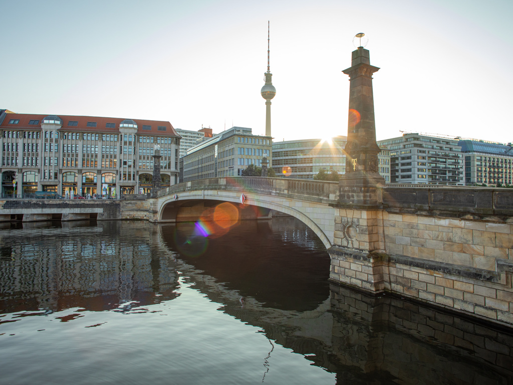 berlin-spreekanal-fernsehturm